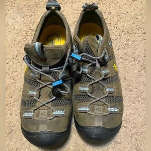 Keen hiking shoes